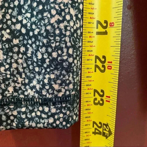 Lululemon Blue Leggings with Dots - Picture 4 of 8